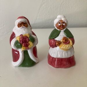 African American Mr. & Mrs. Santa Claus Christmas  Salt & Pepper Shakers.